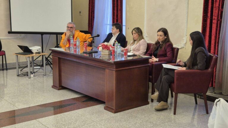 Održano javno predavanje o adolescenciji i riziku od narkomanije